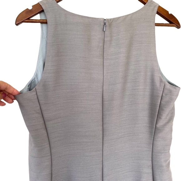 Banana Republic sleeveless midi dress with v-neckline, silk & wool blend - Picture 7 of 10